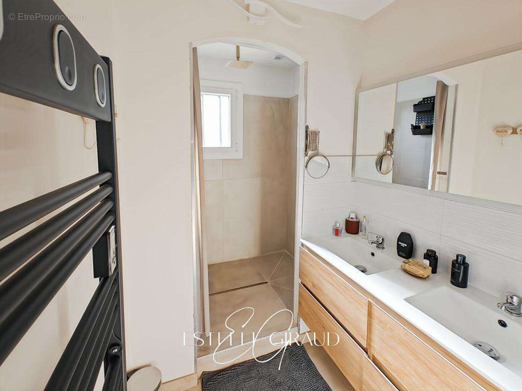 Villa de plain pied, 3 Chambres, Garage, Terrasse, Grand  Jardin - photo 13