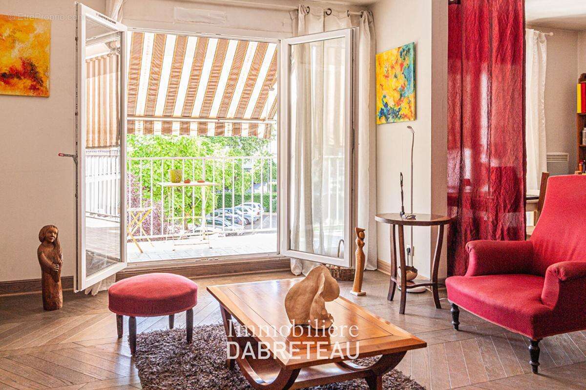 Rue du Luizet - T3 traversant avec balcon, stationnement et cave - photo 7
