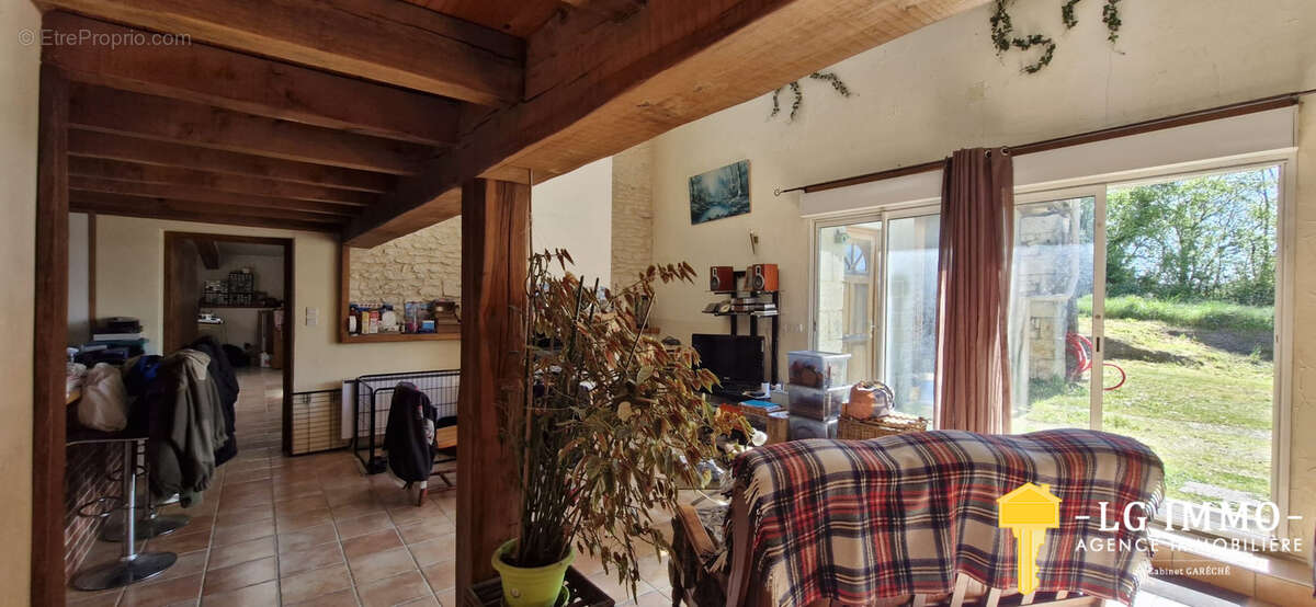 Maison à SAINT-DIZANT-DU-GUA
