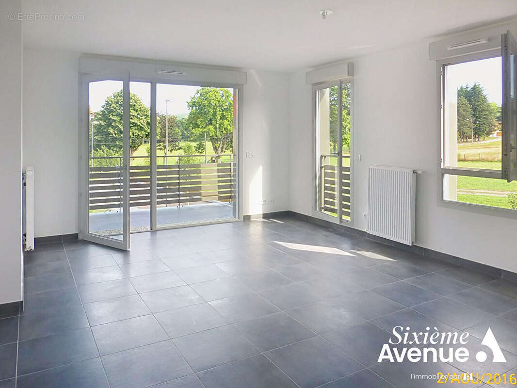 Appartement à SIMANDRES