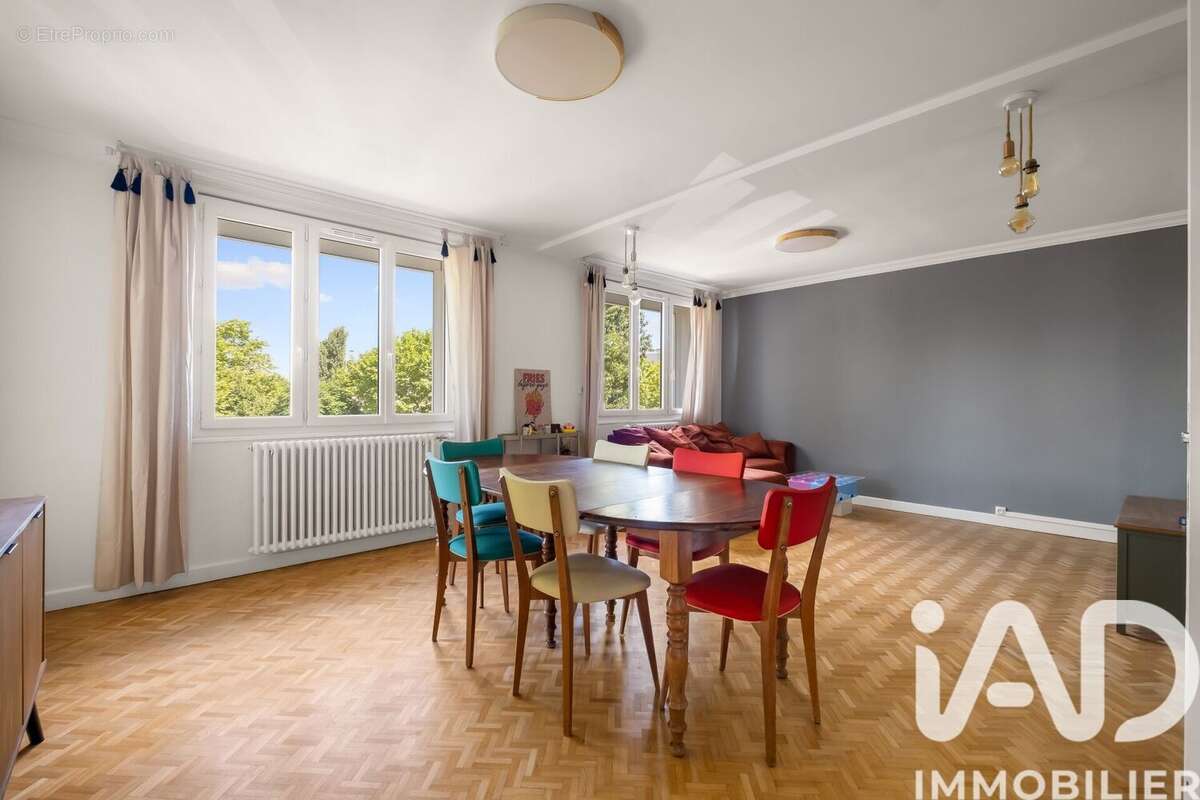 Appartement 72 m² à Craponne  - photo 6