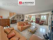 Maison à LE MESNIL-SAINT-DENIS