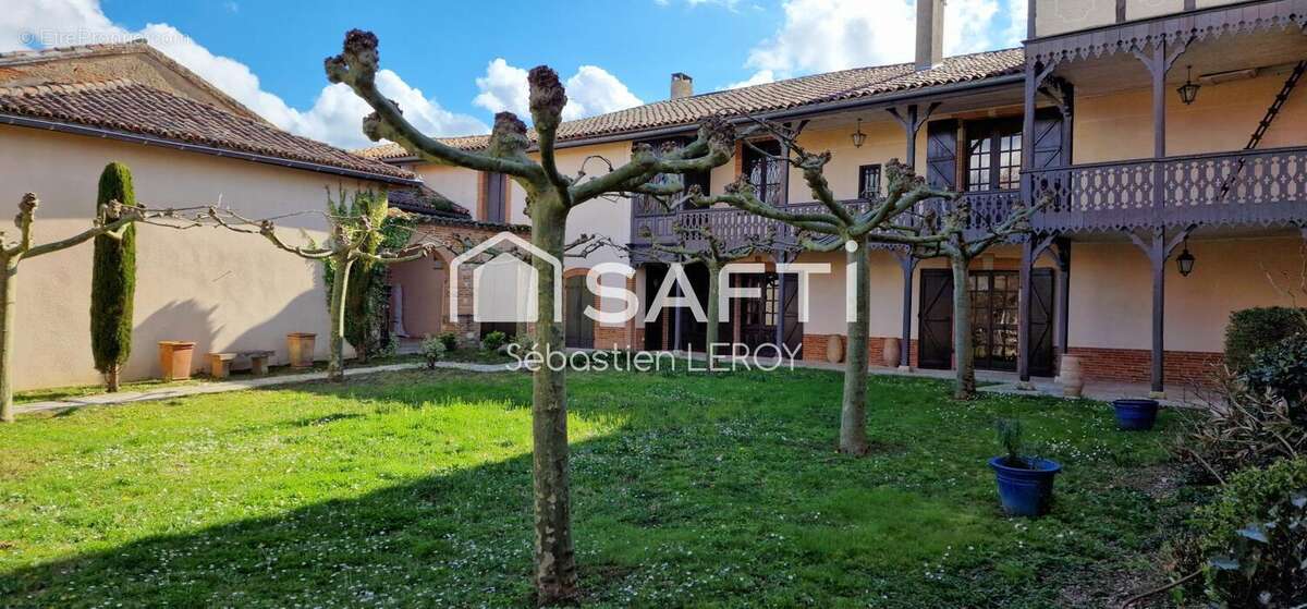 Maison 280 m² à Larrazet  - photo 3