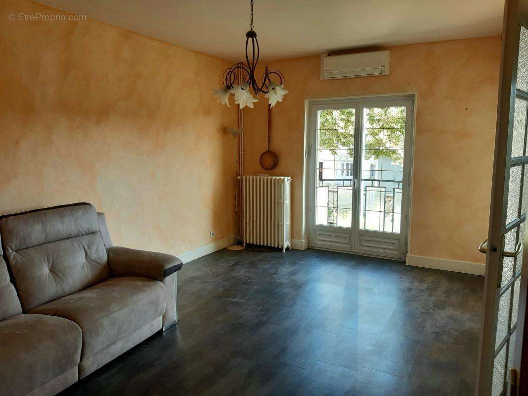 Maison à PUY-GUILLAUME