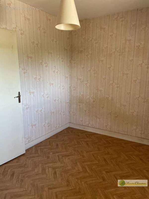 Maison 80 m² à Aigre  - photo 15