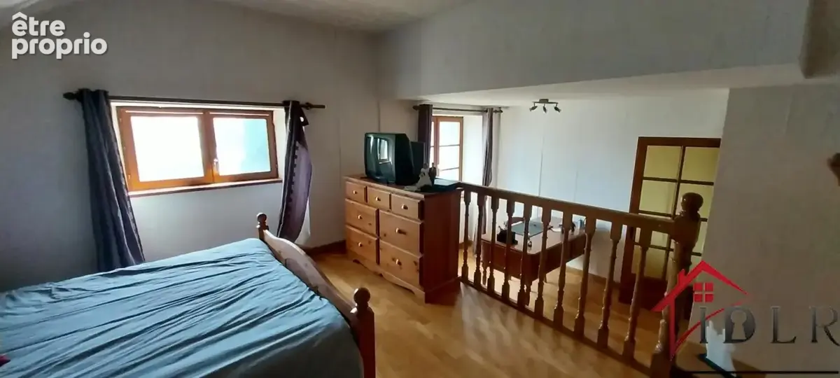 Maison de caractère de 281 m2 - Beaux volumes et fort potent - photo 4