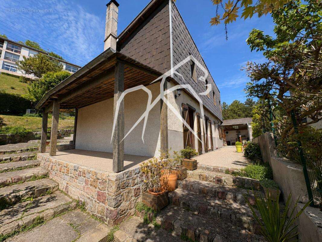 Maison à MONT-SAINT-AIGNAN