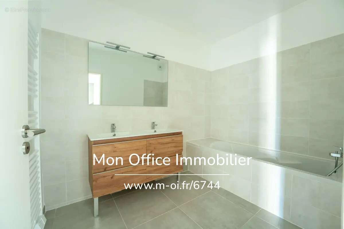 Référence : 6848-MAC - Appartement Duplex en dernier étage - 3 chambres - Terrasse 50m2 - Vue Sainte Victoire - photo 3