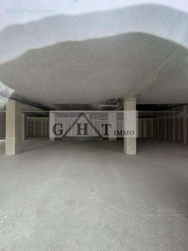 Commerce à IVRY-SUR-SEINE