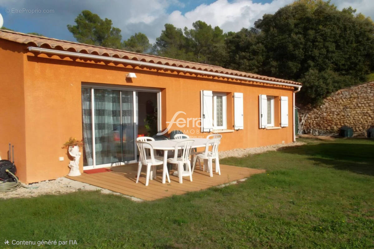 Maison à VILLECROZE