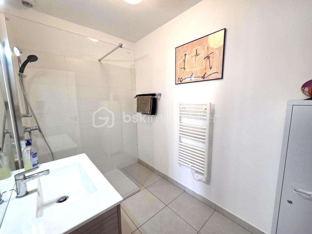 Sete quartier ile sud agreable t2 de 45 m² entierement renove ainsi que l immeuble syndic benevole - photo 13