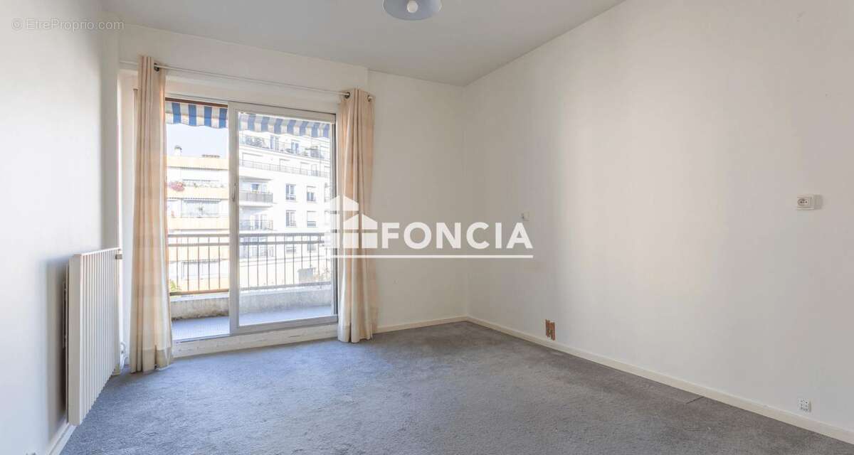 Appartement à BOURG-LA-REINE