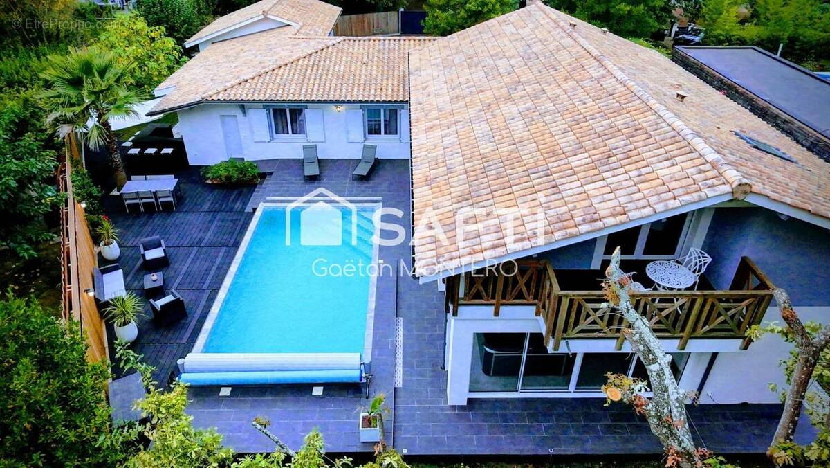 Photo 1 - Maison à ARES