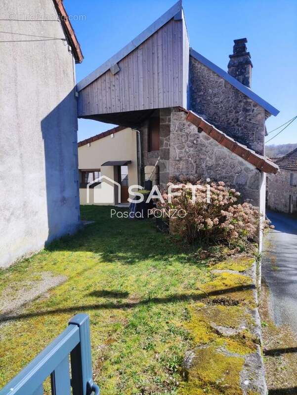 Maison 120 m² à Saint-Yrieix-Les-Bois  - photo 5