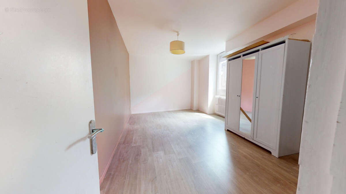 Appartement à SAINT-ETIENNE