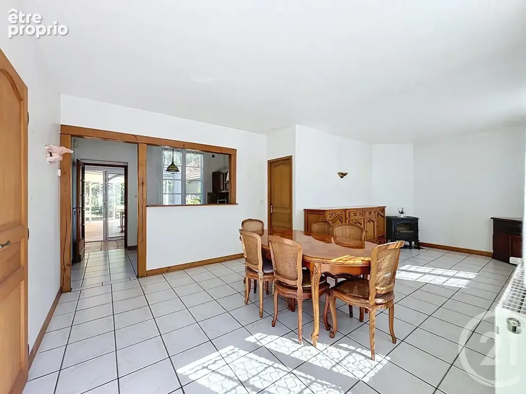 Maison 5 pièces 118 m² à vendre à Chartres (28000) - photo 2
