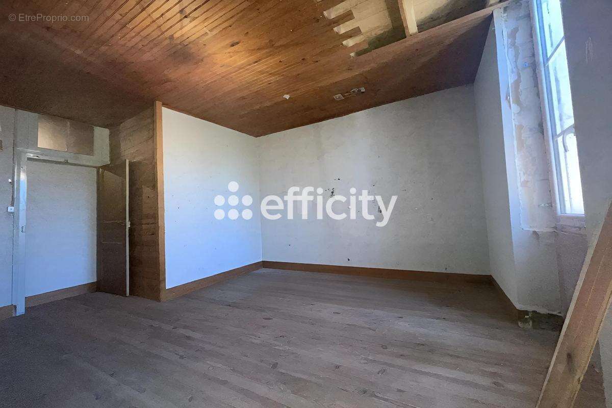 Maison 178 m² à Oradour  - photo 15