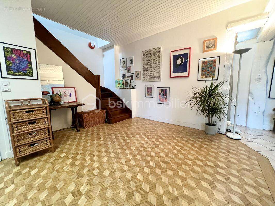 Maison des années 1930 pleine de charme avec dépendances et fort potentiel professionnel ou locatif - photo 6