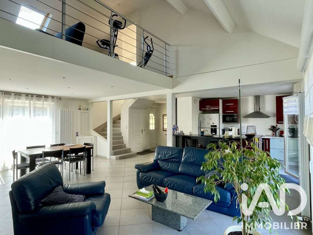 Maison 164 m² à Viry-Chatillon  - photo 7