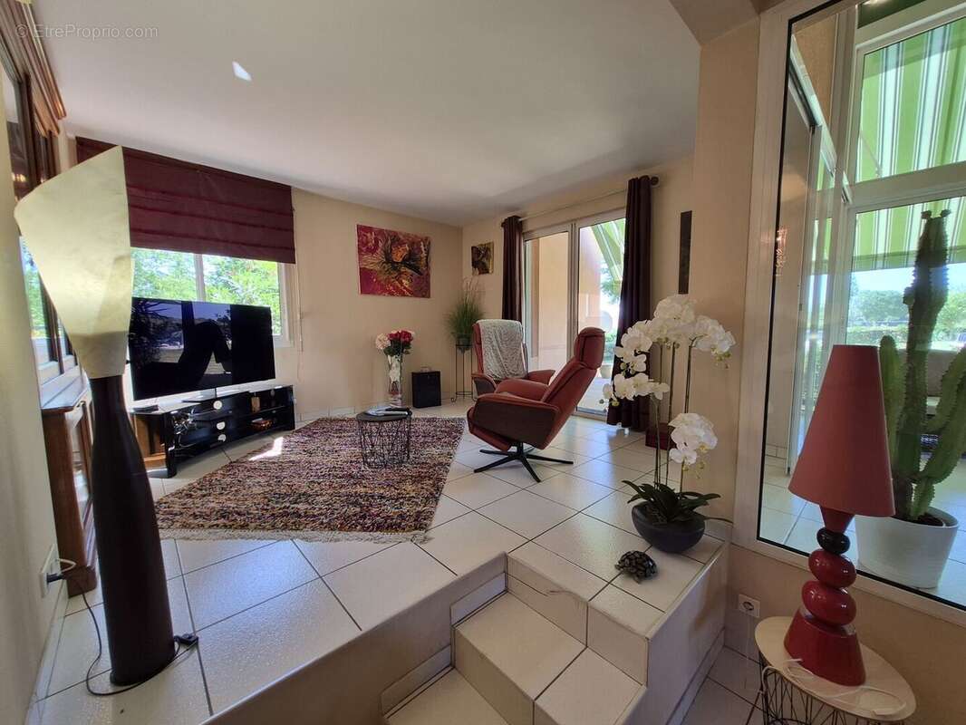 À vendre, Castelnau-Magnoac (Hautes-Pyrénées): Villa d'architecte 4 chambres, espace de vie ouvert, un garage/atelier et une pis - photo 13