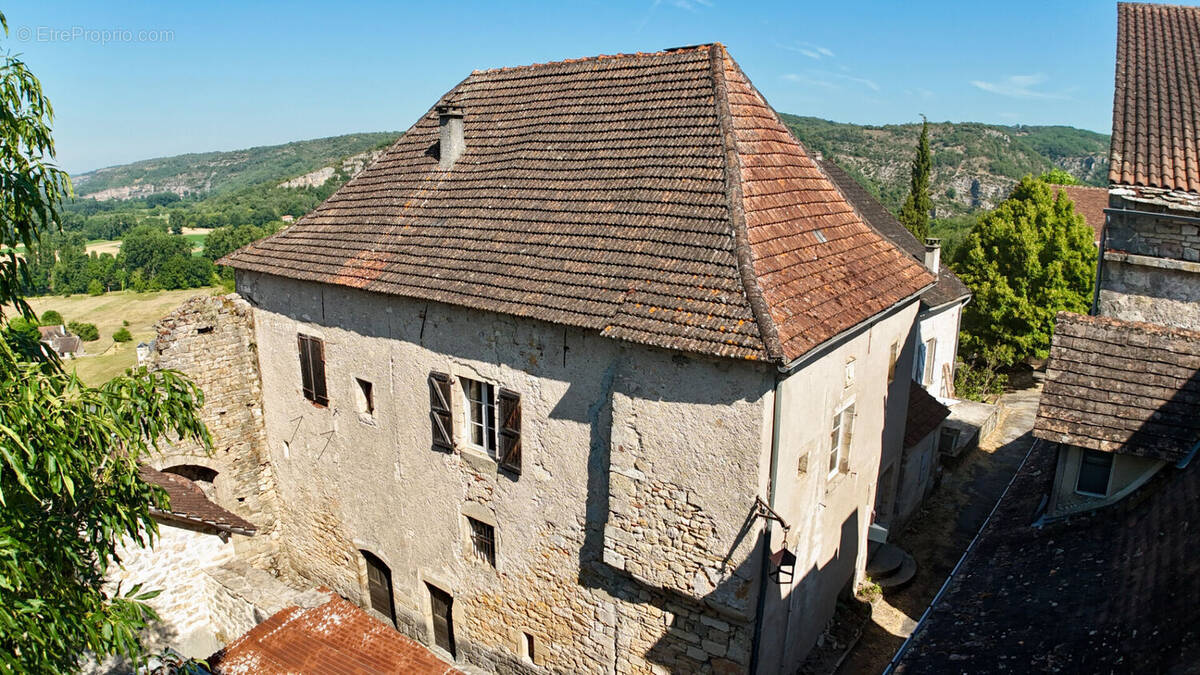 Maison à CALVIGNAC