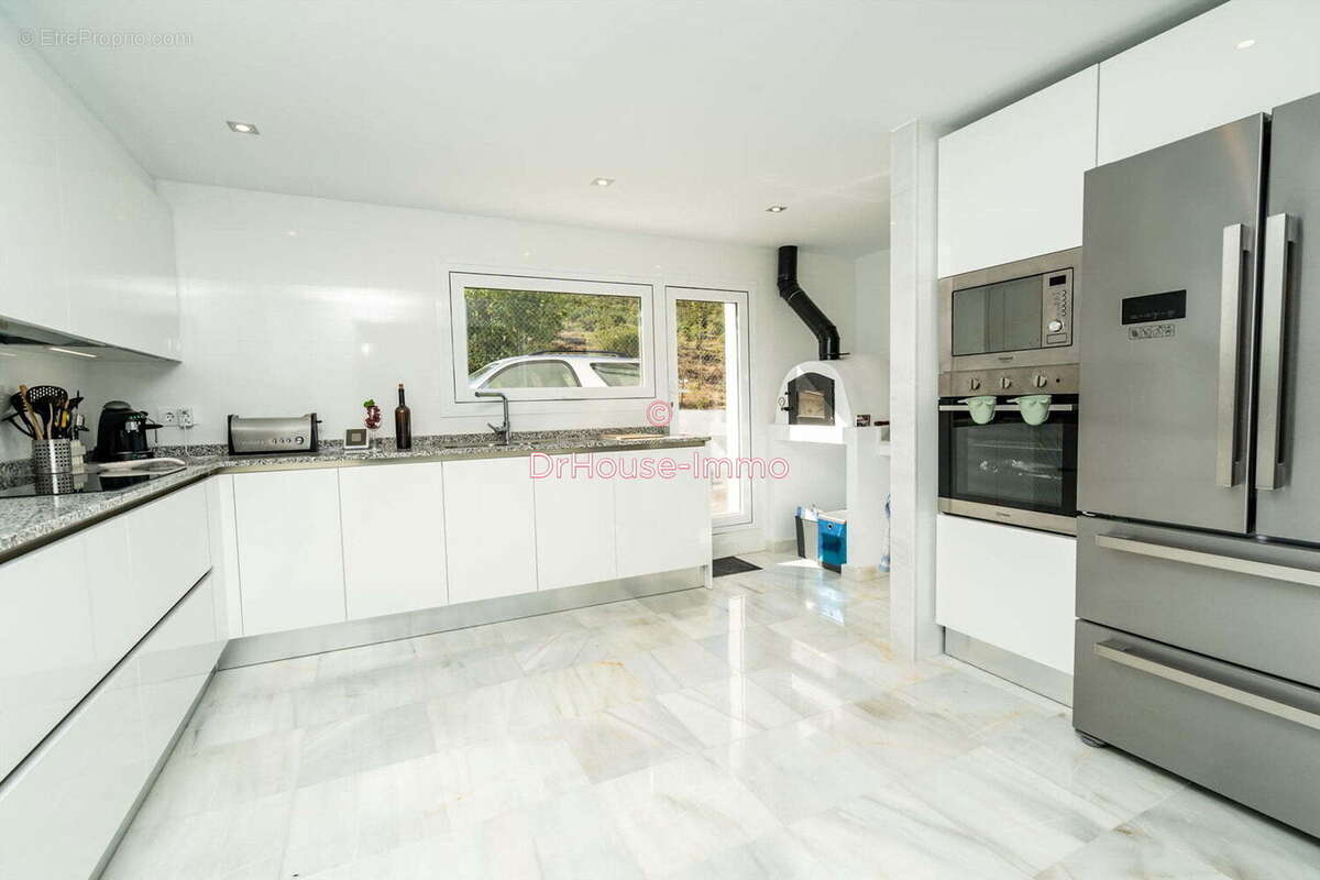 Appartement 80 m² à Saint-Paul-De-Varces  - photo 2
