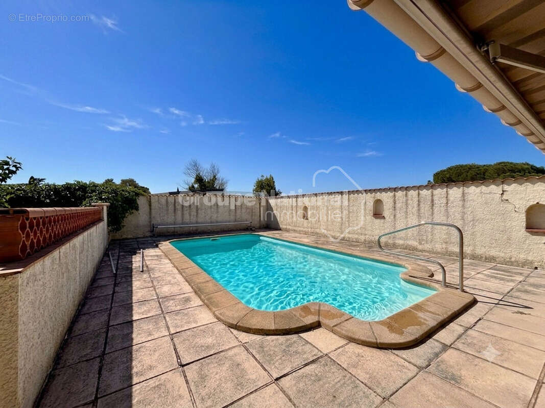 Villa Saint Just  3 chambres , piscine , sous sol amenageable , hangar 125m² - photo 4