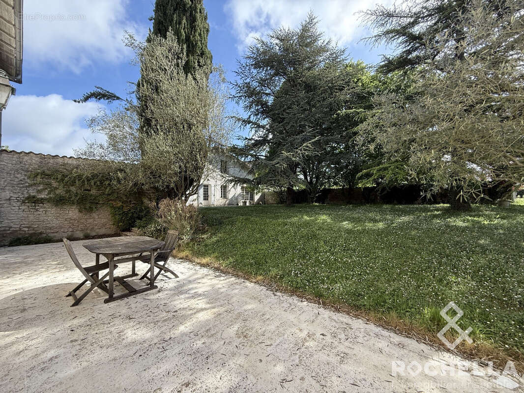 Maison 252 m² à Fontenet  - photo 3