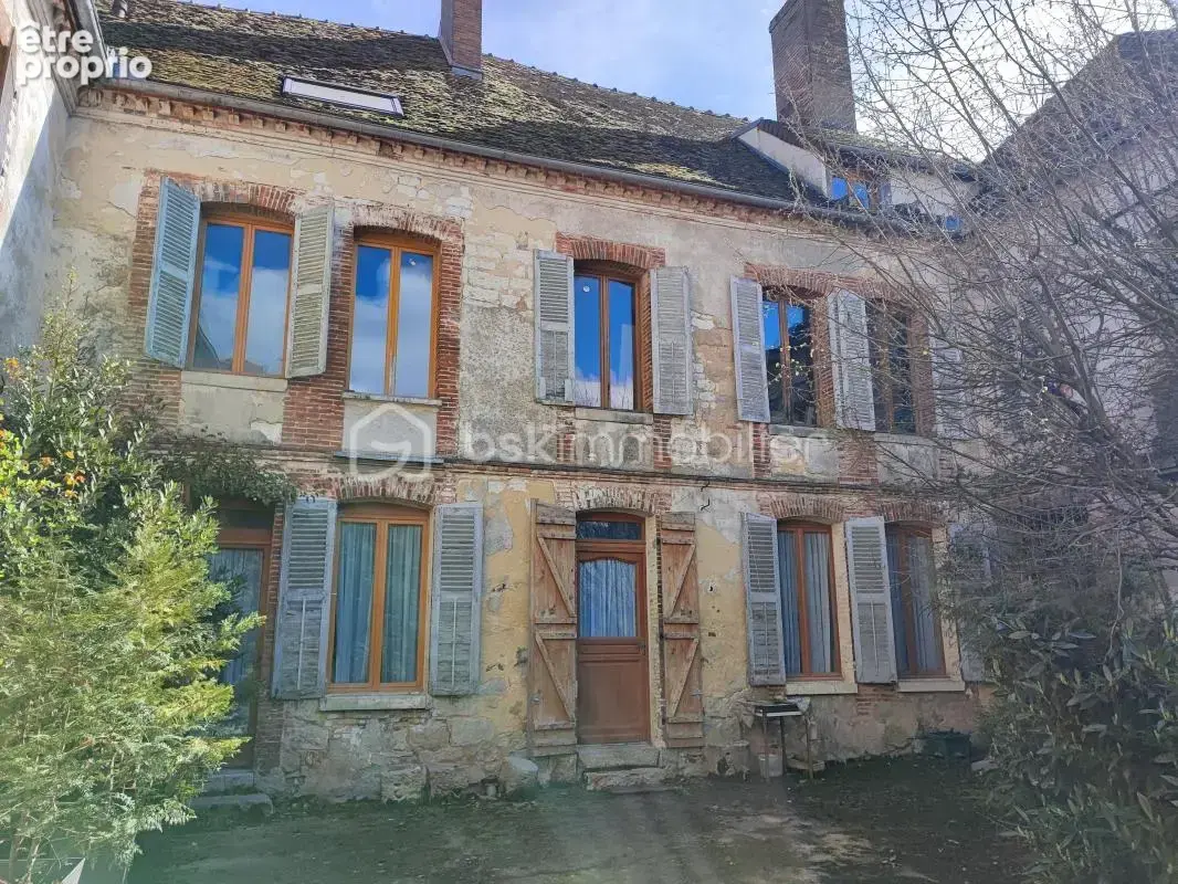 Ancien Corps de Ferme de 190 m² avec dépendances, cave et jardin clos - photo 9
