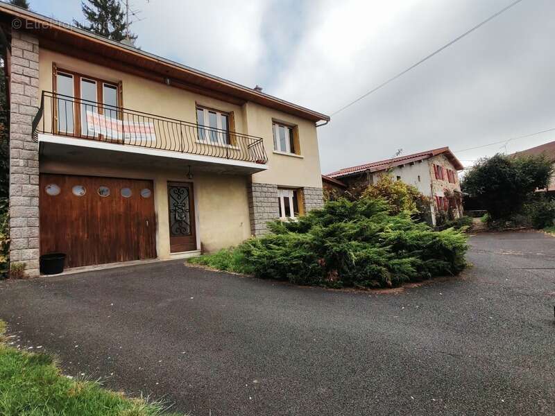Maison à SAINT-REMY-SUR-DUROLLE