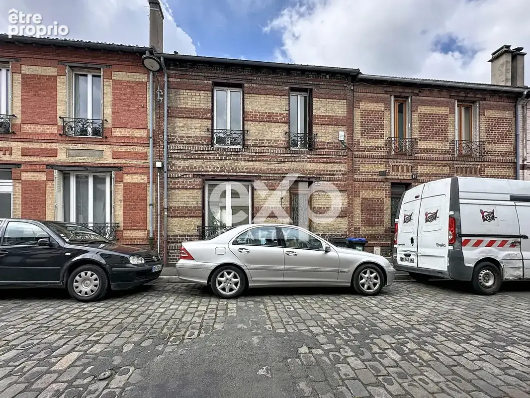 Maison 62 m² à Saint-Denis  - photo 4