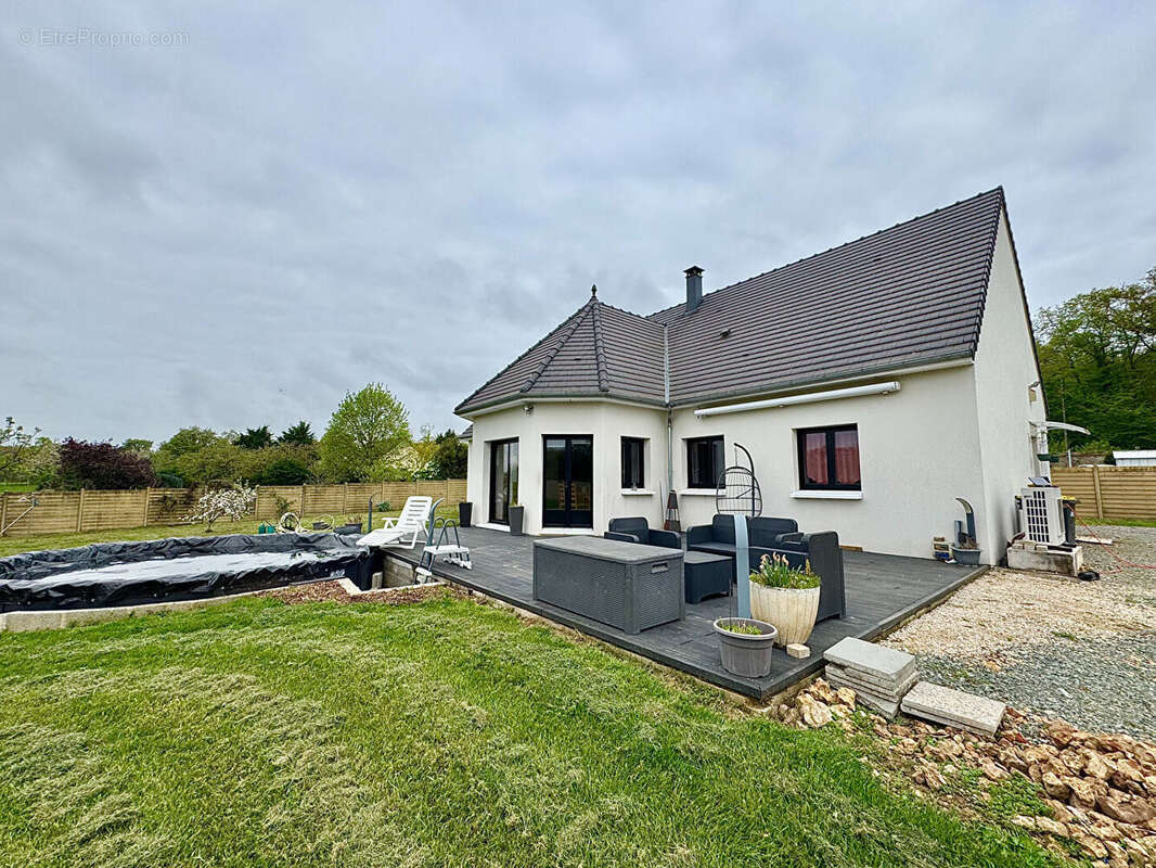 À VENDRE - Maison comtemporaine 5 pièces - 127 m2 avec piscine - photo 2