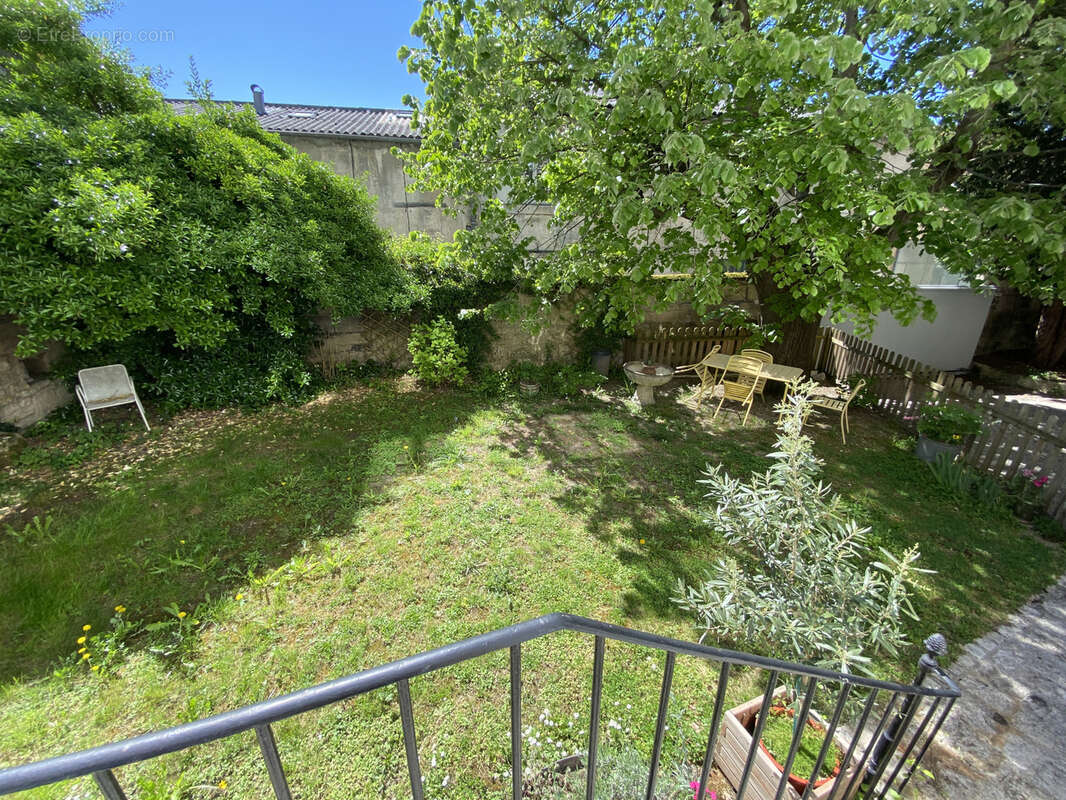 Maison à CHATEAUNEUF-SUR-CHARENTE