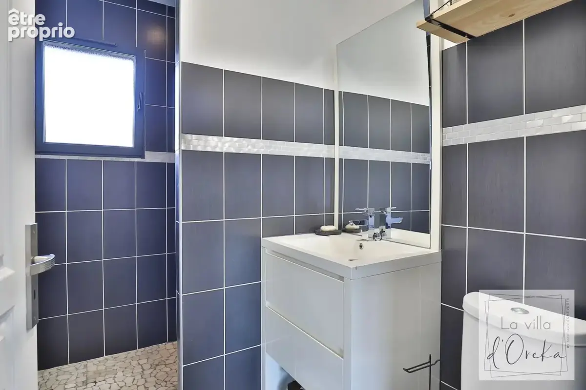 Agréable Maison de 107m2 avec terrasse et jardin proche du centre-ville - photo 8