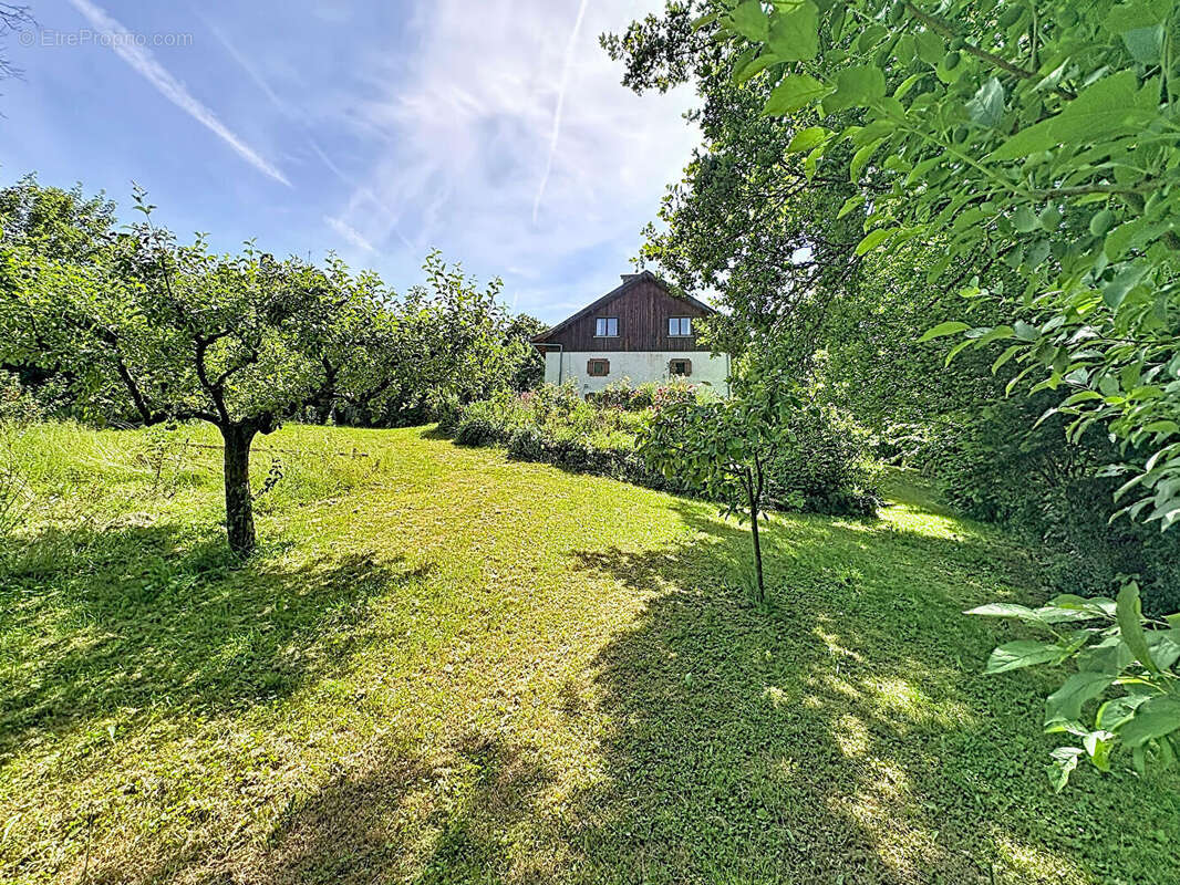 Maison à PERS-JUSSY