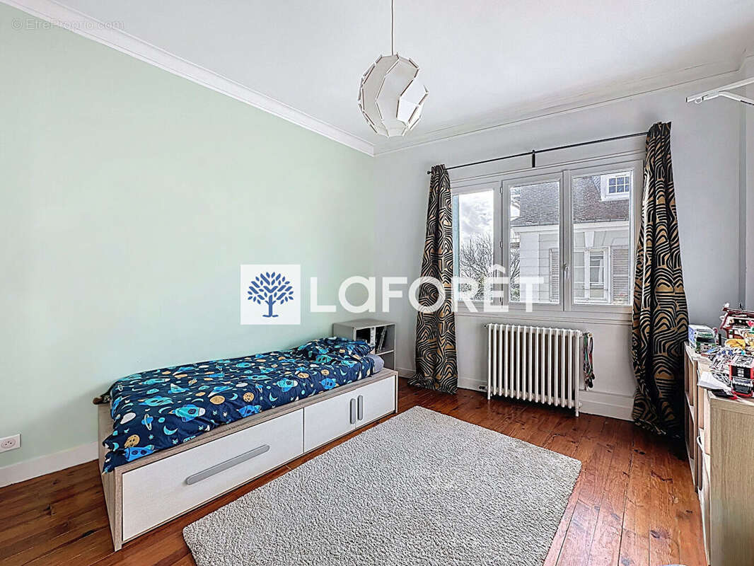 Maison à SAINT-NOM-LA-BRETECHE