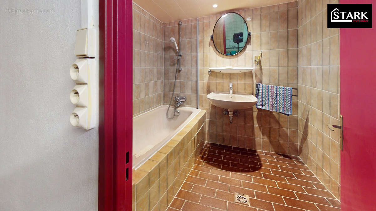 Maison à COLOMBIER-FONTAINE