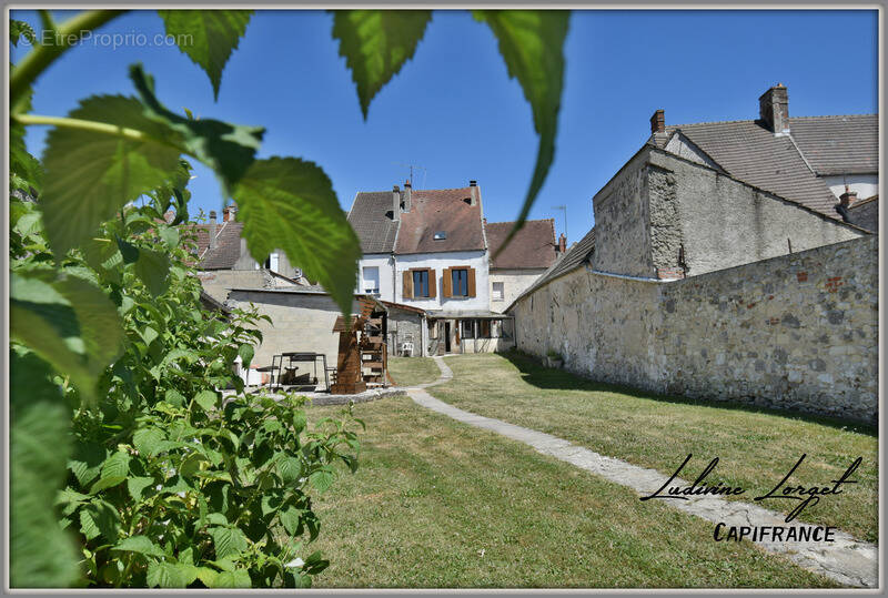 Maison à LA FERTE-MILON