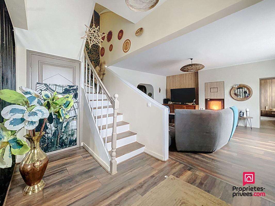 Maison à LE MELE-SUR-SARTHE