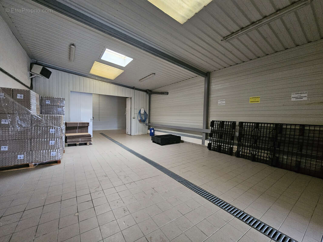 Commerce à CHAMBRETAUD