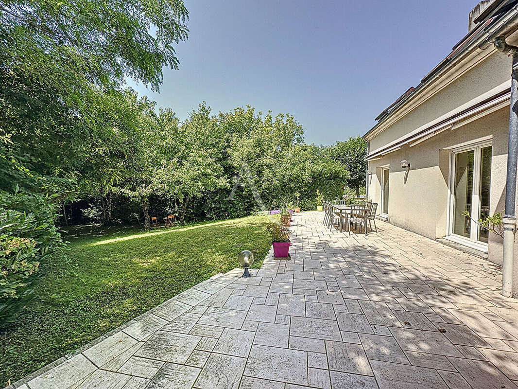 Maison coup de coeur à Mareuil-lès-Meaux - 6 chambres - 240 m2 - jardin de 836 m2 - garage double et nombreux stationnements - photo 17