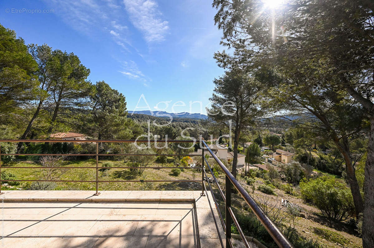 Maison à LA BOUILLADISSE