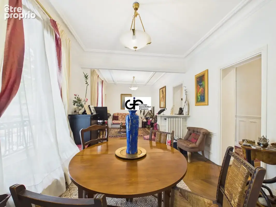 Appartement à PARIS-16E