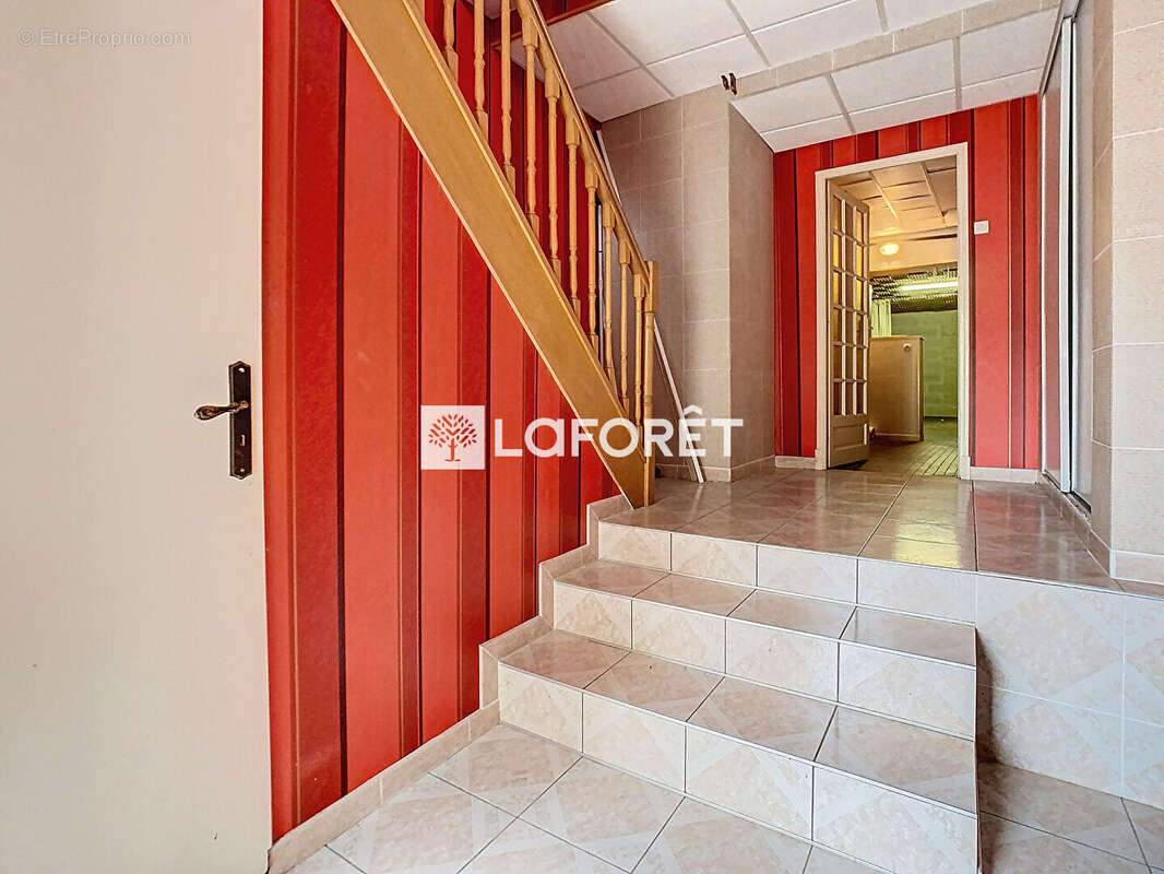 Maison à SAINTE-MENEHOULD