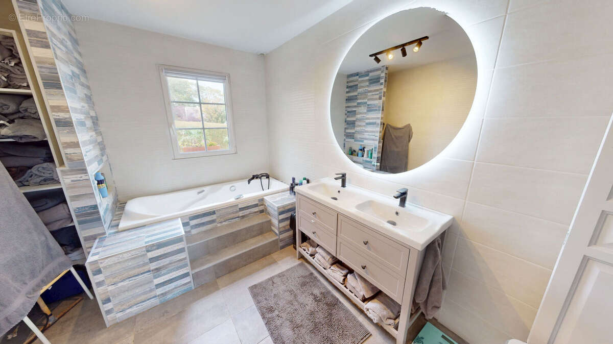 Maison à FRENOUVILLE