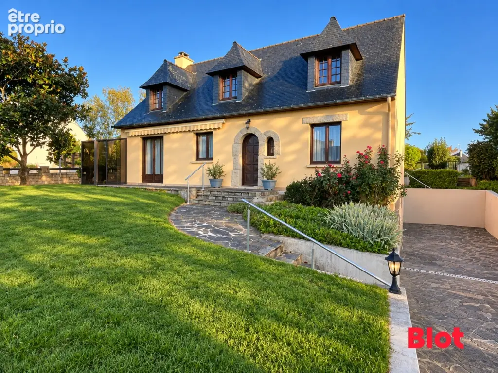 Maison 8 pièces 159 m² à vendre à Chartres-De-Bretagne (35131) - photo 1