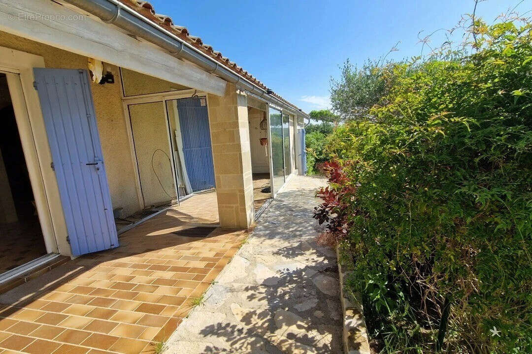 Maison à CRUVIERS-LASCOURS