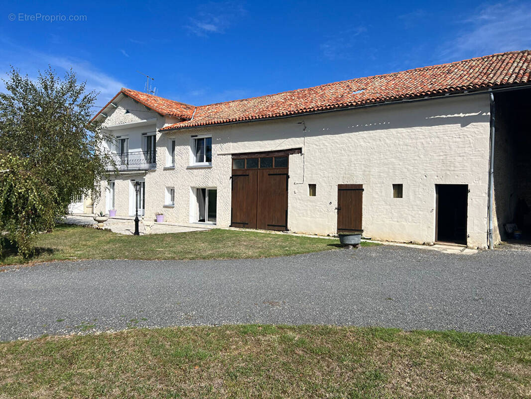 Maison à SAVIGNE