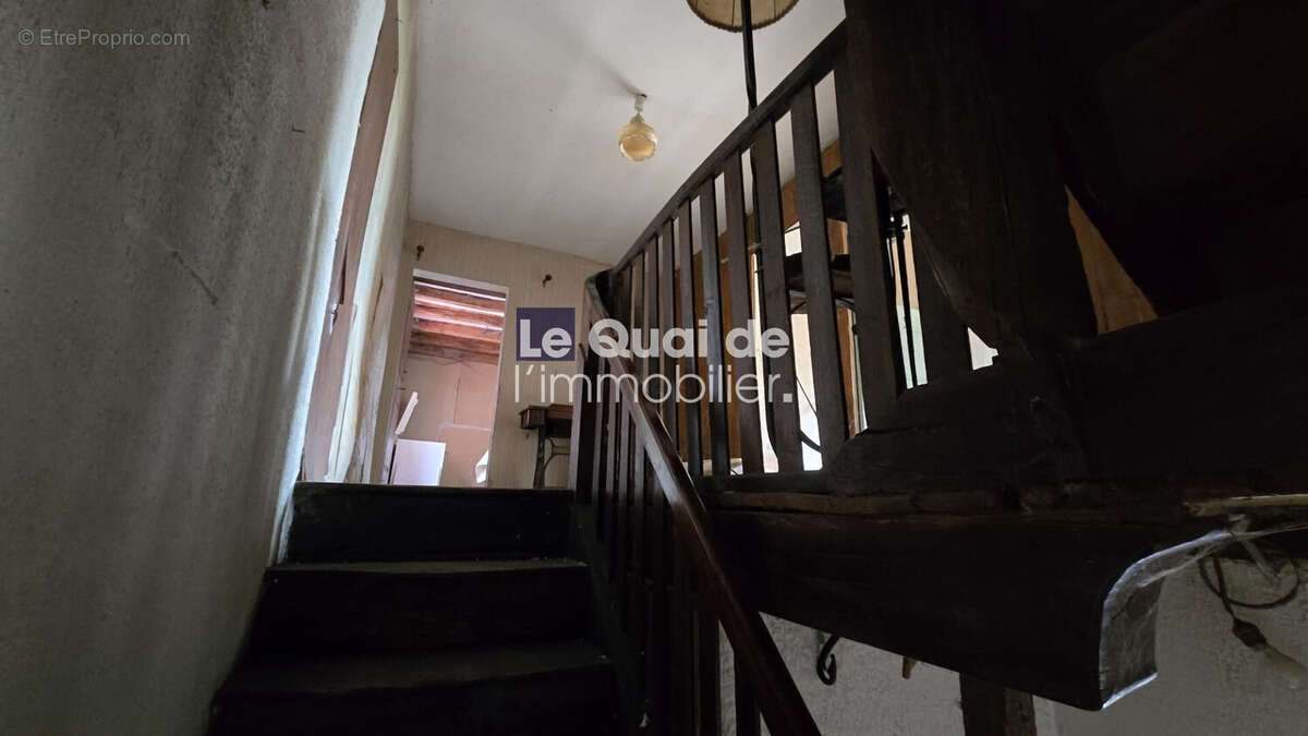 Maison à MIRIBEL-LES-ECHELLES