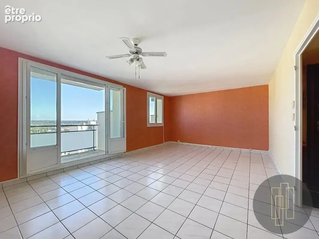 Exclusivité - Appartement T3 - 9ème et dernier étage - Ascenseur - Balcons et cave - photo 3